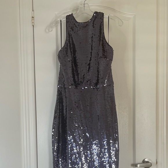 stretchy material any one size 8 to 10 US can wear it, high quality sequin - Picture 2 of 2